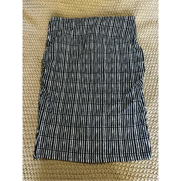 Athleta kickback faux wrap skirt - Picture 3 of 4